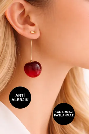 Altın Kiraz Figürlü Sallantılı Çelik Küpe