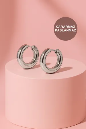 Gümüş Renk Halka Model Çelik Küpe