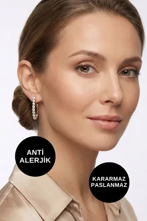 8 Zirkon Taşlı İnce Uzun Altın Çelik Küpe